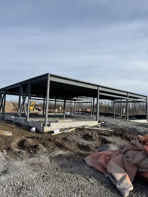 Steel frame with bolted beam connections, bracing and roof deck — Niagara Empire